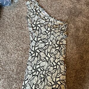 Elegant Black and White Patterned Dress